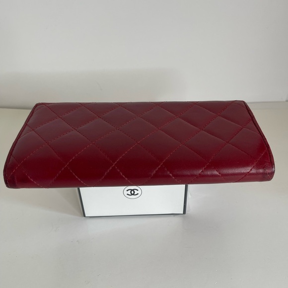CHANEL Quilted Matelasse Lambskin Wallet - Picture 3 of 11